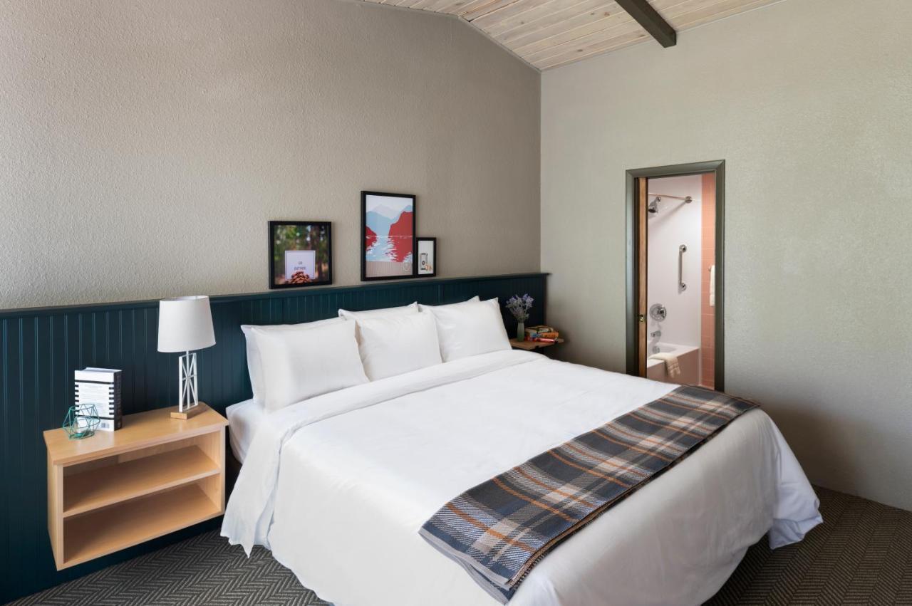 Roaring Brook Ranch Resort Lake George Exteriör bild