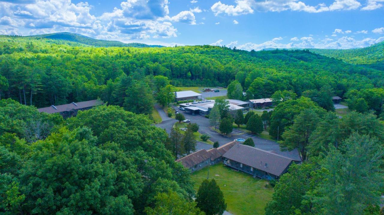 Roaring Brook Ranch Resort Lake George Exteriör bild