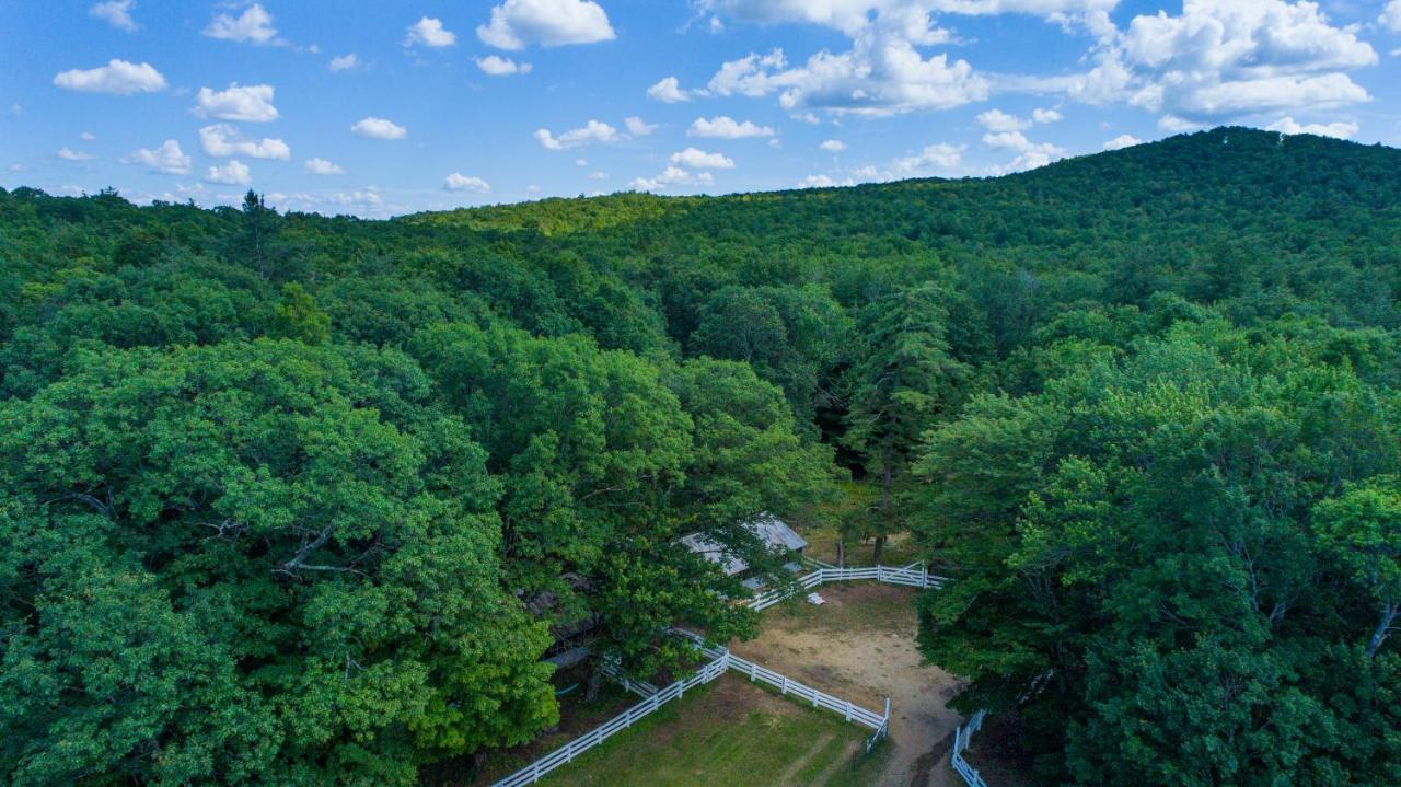 Roaring Brook Ranch Resort Lake George Exteriör bild