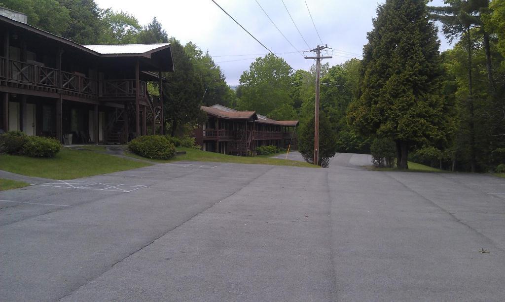 Roaring Brook Ranch Resort Lake George Exteriör bild
