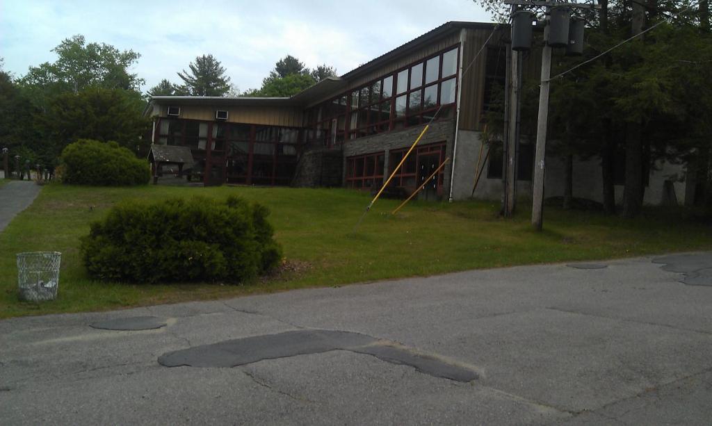 Roaring Brook Ranch Resort Lake George Exteriör bild