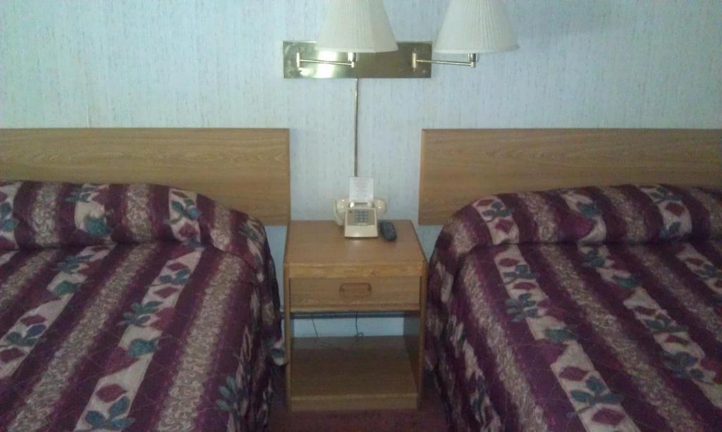 Roaring Brook Ranch Resort Lake George Rum bild